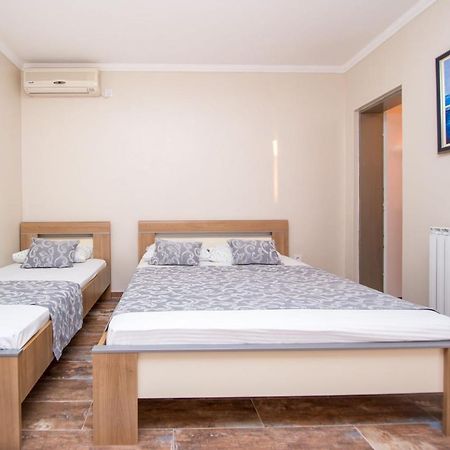 Acika Apartments Рафаїловичі Екстер'єр фото