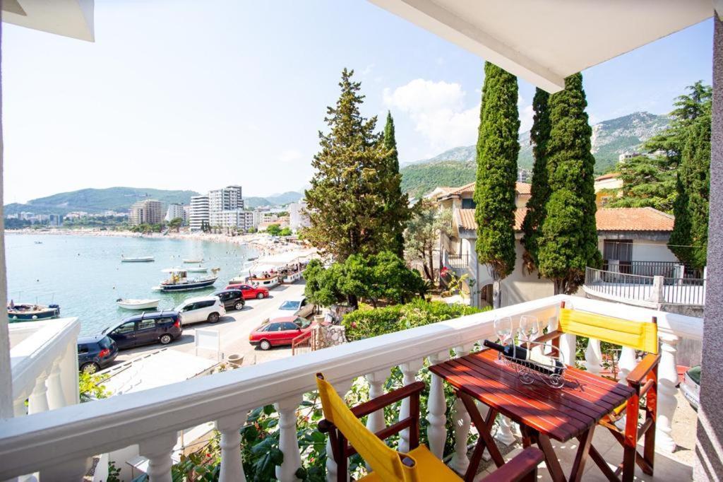 Acika Apartments Рафаїловичі Екстер'єр фото