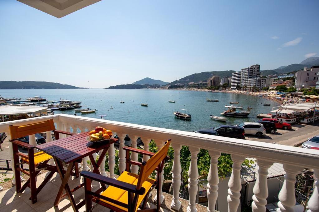 Acika Apartments Рафаїловичі Екстер'єр фото