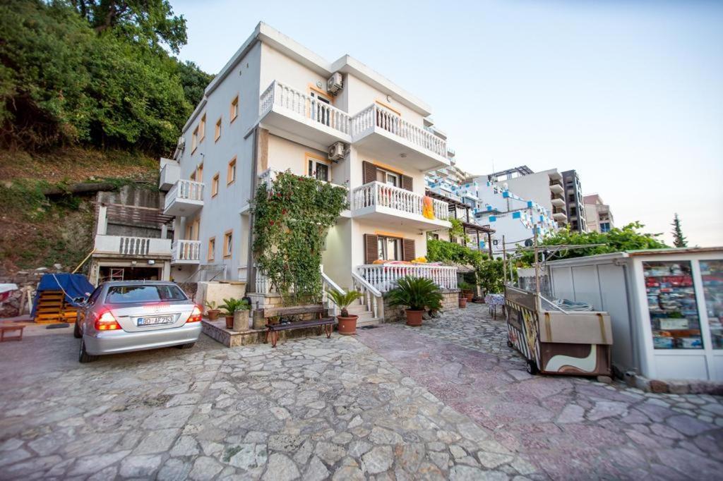 Acika Apartments Рафаїловичі Екстер'єр фото