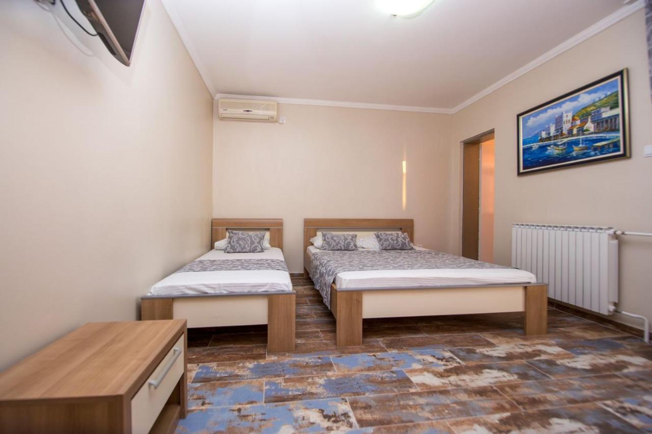 Acika Apartments Рафаїловичі Екстер'єр фото